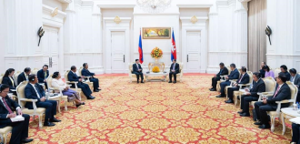 President Thongloun meets Cambodian PM 